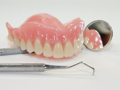 proDentum-Prothese-strahlendes-laecheln